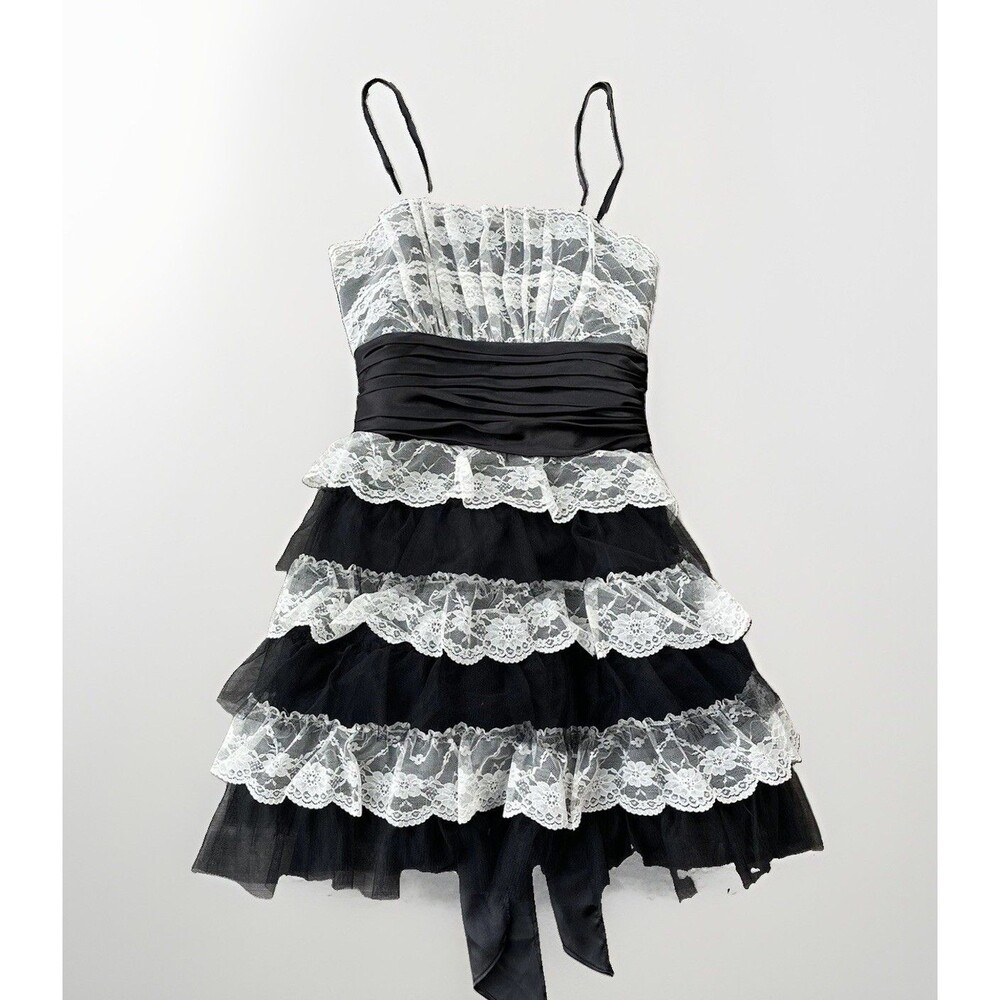 Hailey Logan Adrianna Papell Black White Tiered Lace Mini Dress Size 6 Formal